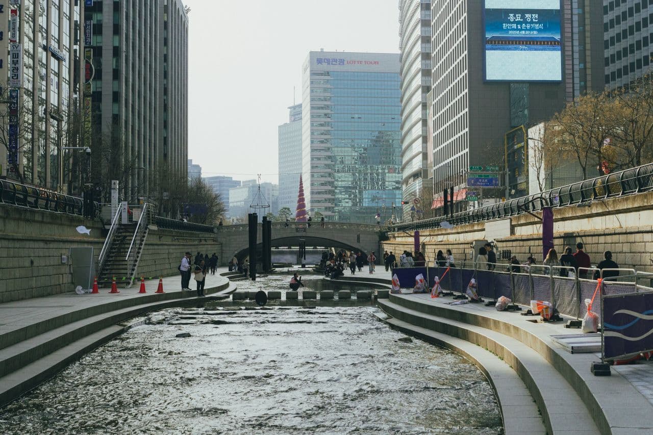 Yunjungno (Cheonggyecheon Avenue)