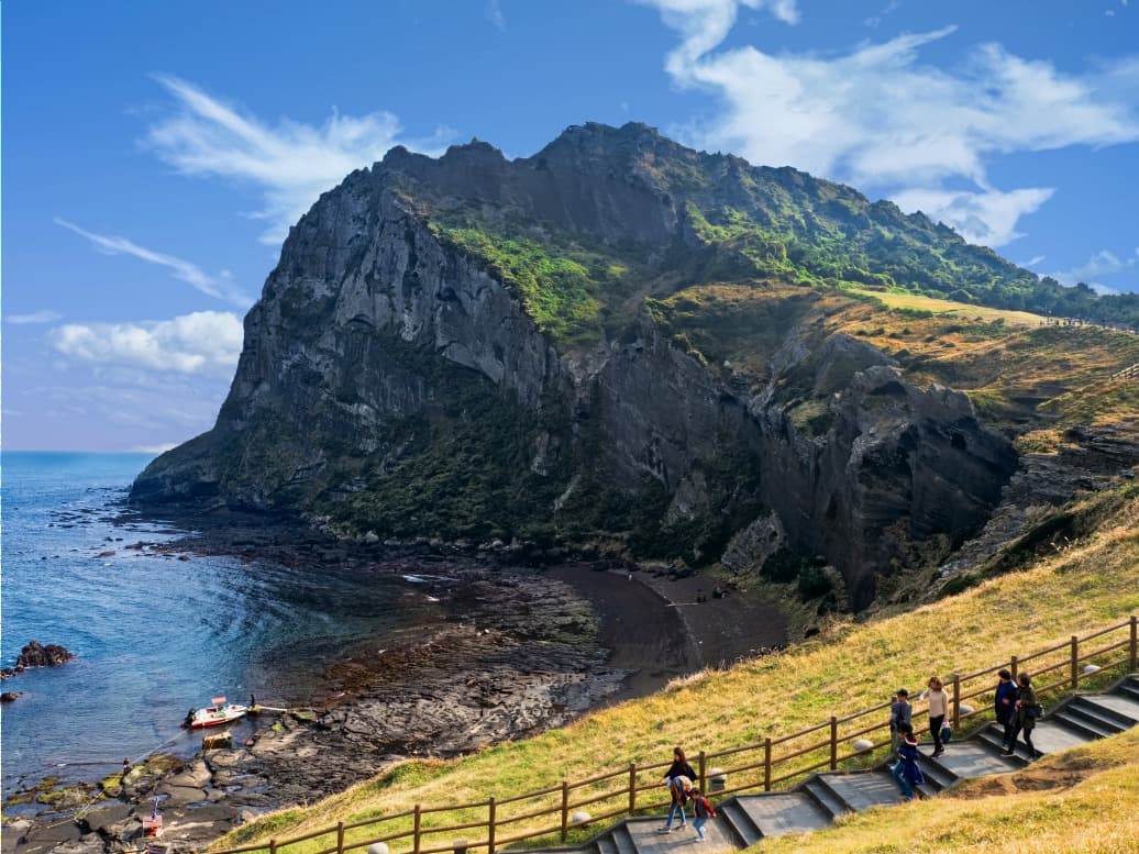 5 Must-See Attractions on Jeju Island