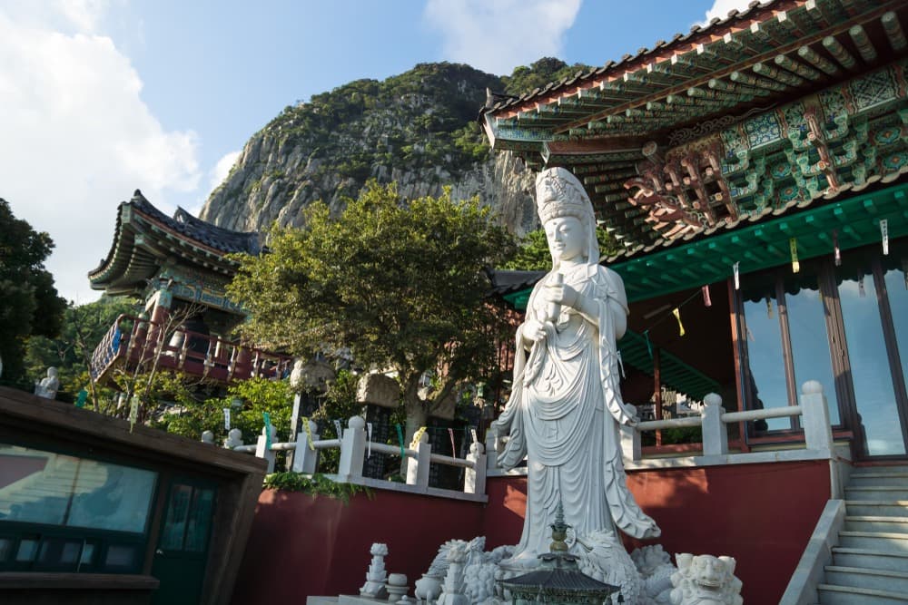Sanbanggulsa Temple